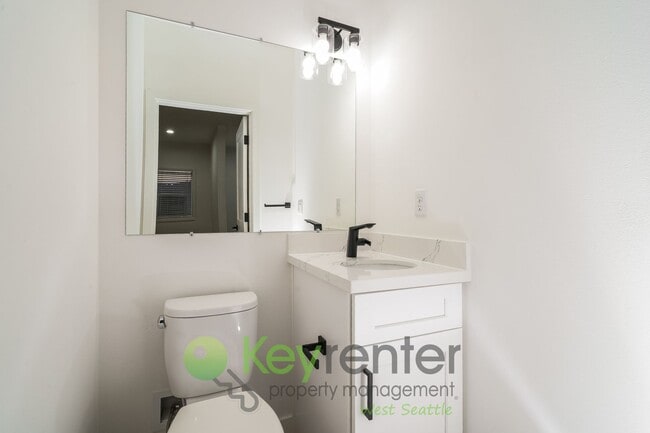 Building Photo - **Rent Special** Modern 3 Bedroom Seattle Home with Vaulted Ceilings