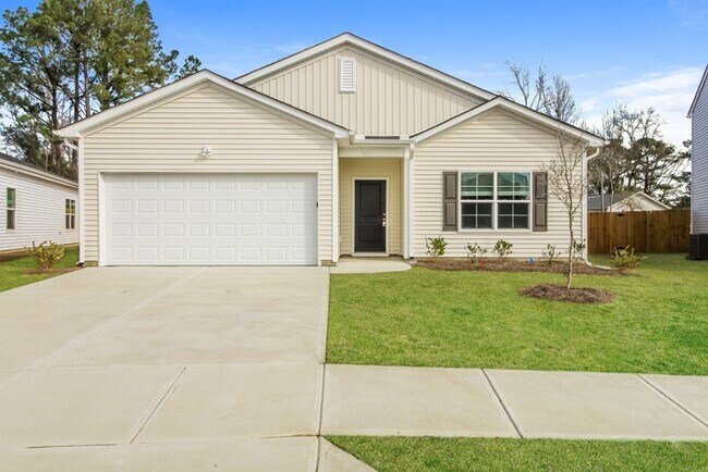 Primary Photo - Beautiful 3 Bedroom Home with Large Yard