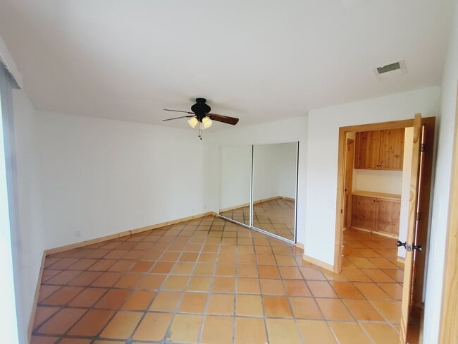 Building Photo - North Oxnard Lovely Home For Rent 3 Bedrooms and 2 bathrooms