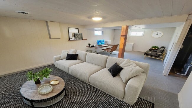 Building Photo - Newly Updated 2 Bedroom, 1.5 Bath House, Centrally Located