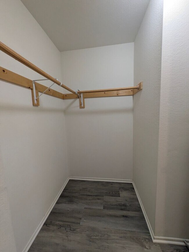 Building Photo - Beautiful 3 bedroom home