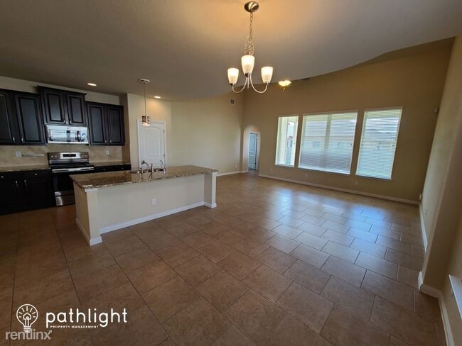Building Photo - 5 br, 3.5 bath House - 4544 Meadow Green UNIT