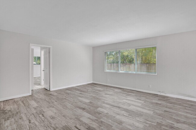 Primary Photo - 115 SW 1st Ave