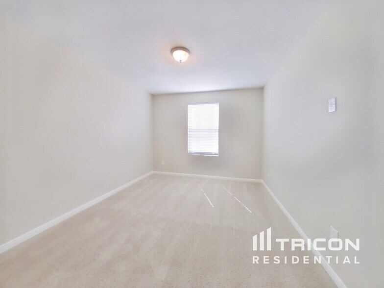 Building Photo - 15547 Taylorcrest Dr