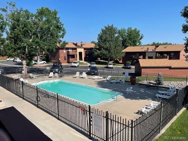 Building Photo - LOCATION LOCATION!! Newly updated 1-bed, 1...