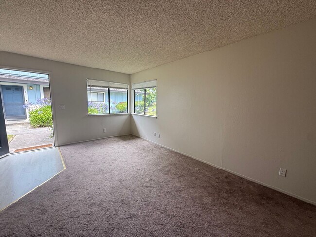 Building Photo - Walk to the Waves: Stylish 2BR in Capitola!