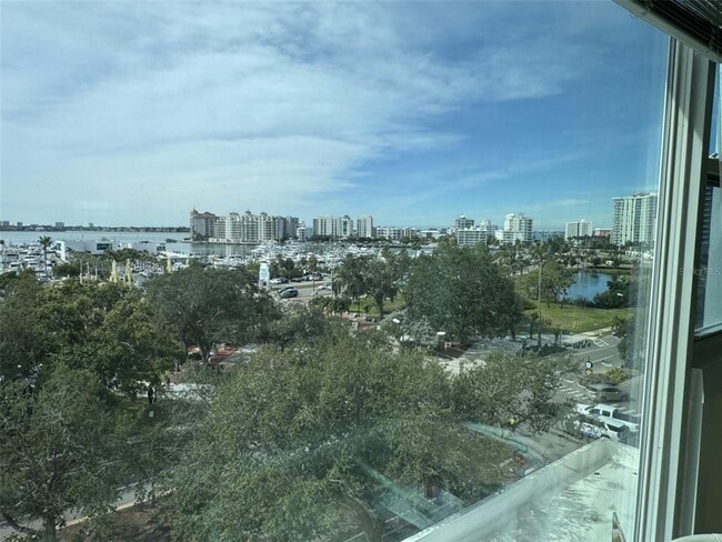 Building Photo - 33 S Gulfstream Ave