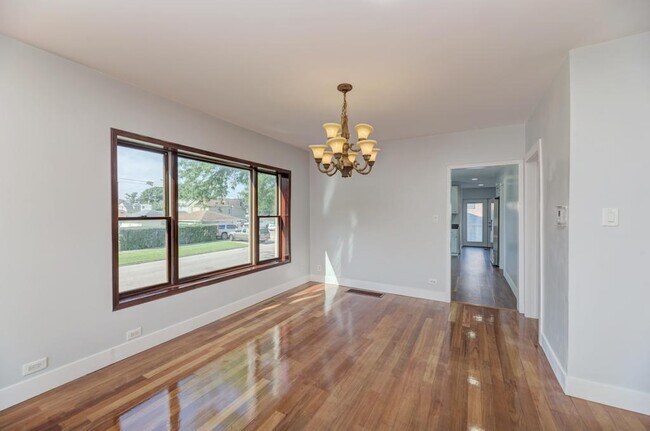 Building Photo - 1400 N 22nd Ave