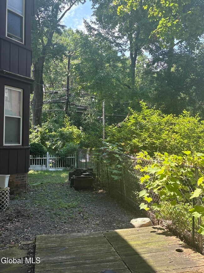 Building Photo - 23 Sand Creek Rd