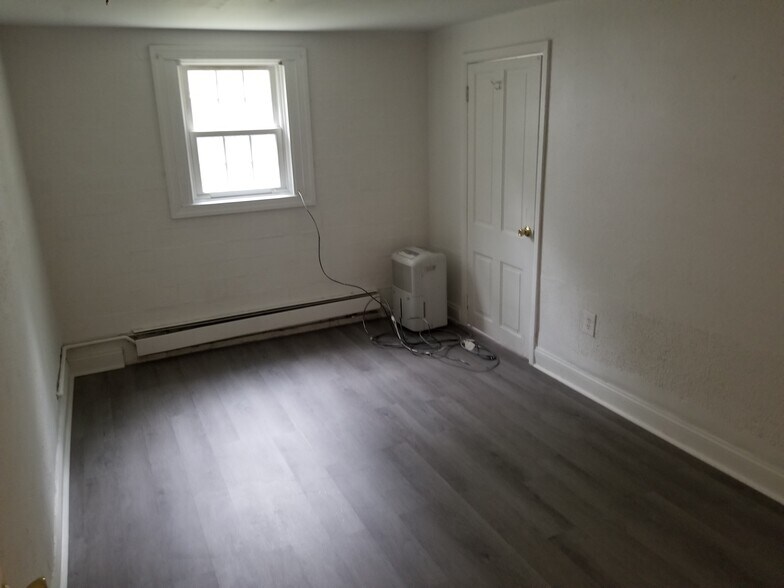 Building Photo - 15 N Royal St