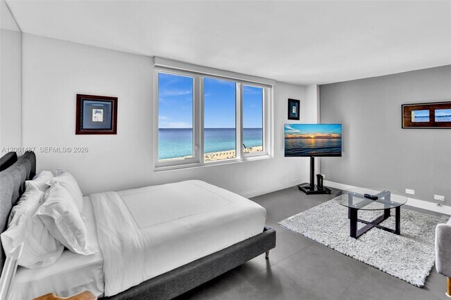 Building Photo - 2301 Collins Ave
