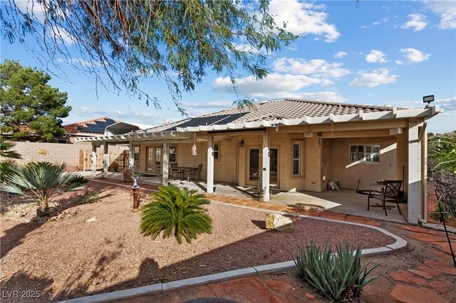 Building Photo - 778 Fairway Dr