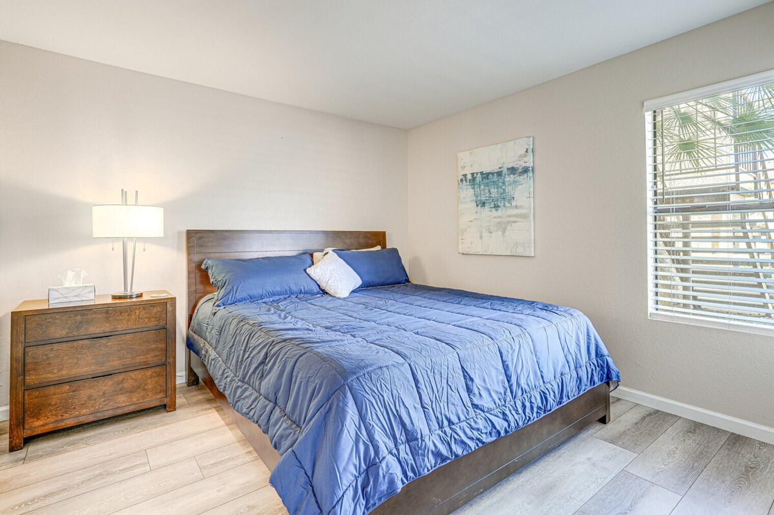 Building Photo - 8787 E Mountain View Rd