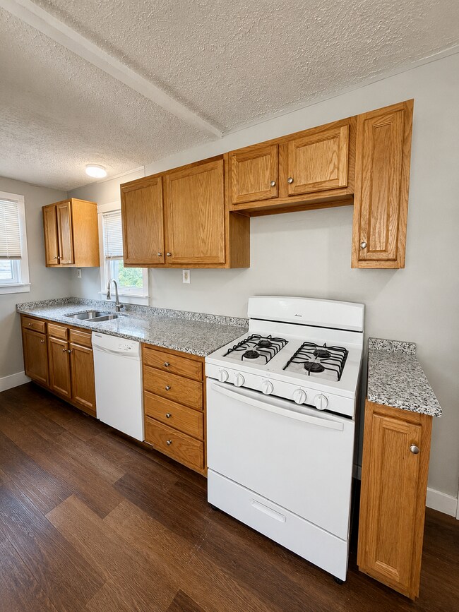 Building Photo - 1512 Bluegrass Ave