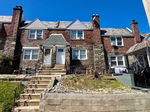 Building Photo - Stunning 3-Bedroom Townhome in Drexel Hill! Available NOW!