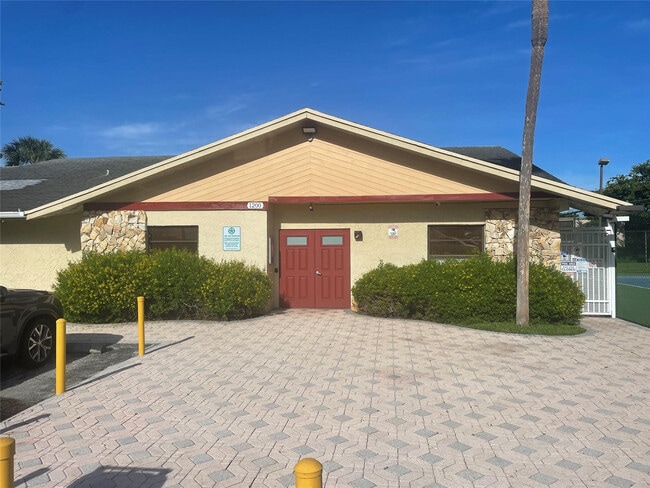 Building Photo - 3336 Quail Close