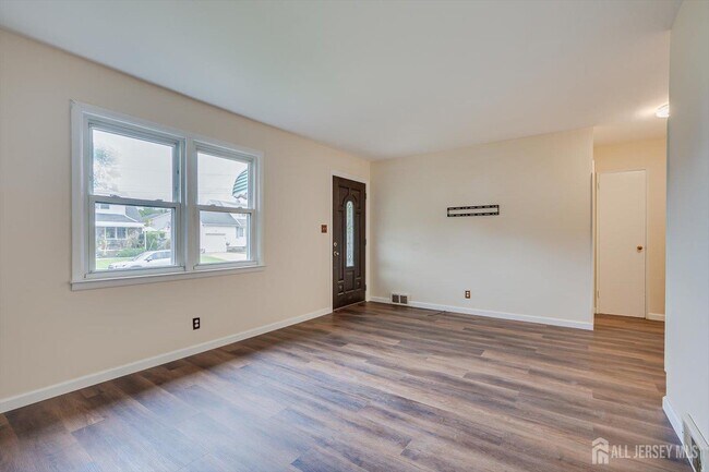 Building Photo - 25 Ellwood Rd