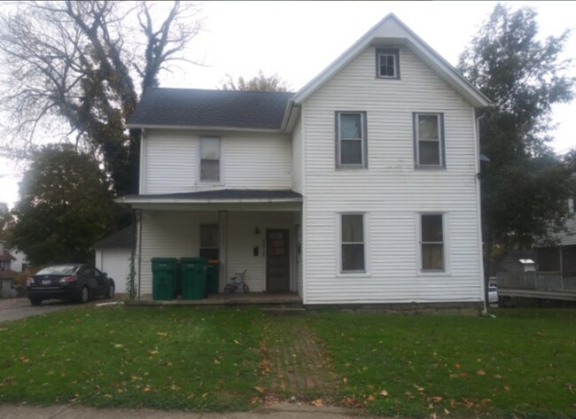 Building Photo - 359 E Bowman St