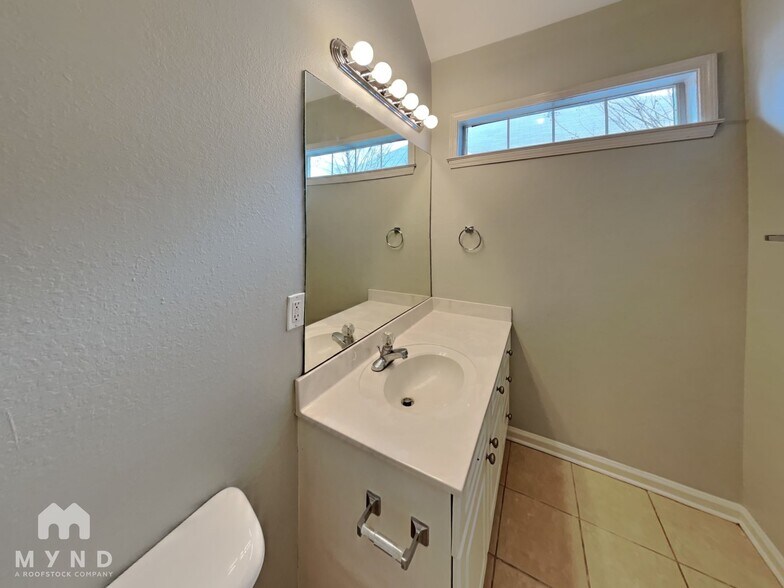 Building Photo - 378 Walker Way