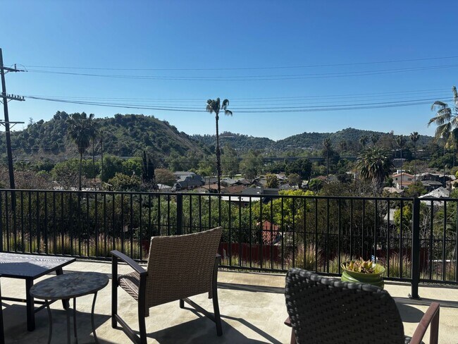 Building Photo - Studio with a view. Close to DTLA, Eagle R...