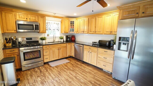Building Photo - 65 Hurleys Ln