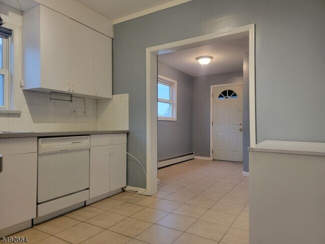 Building Photo - 26 W Price St