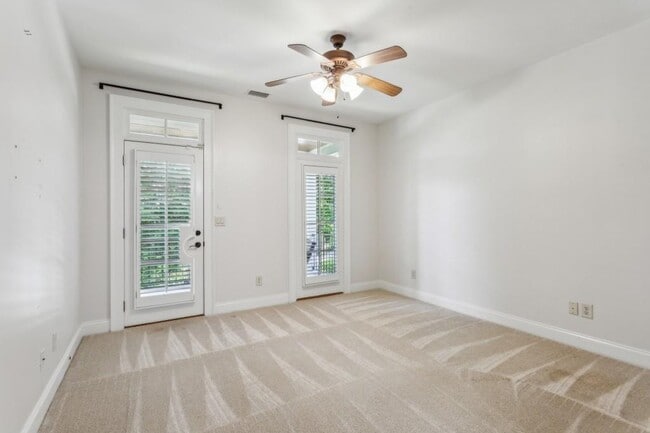 Building Photo - 1363 Sylvan Cir NE