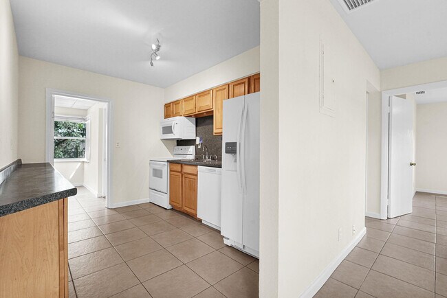 Building Photo - 261 NE 45th St