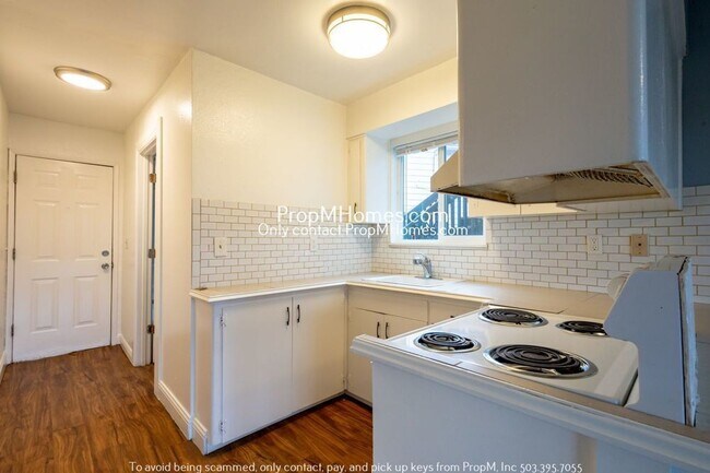 Building Photo - Spacious One Bedroom In Southwest Tigard!