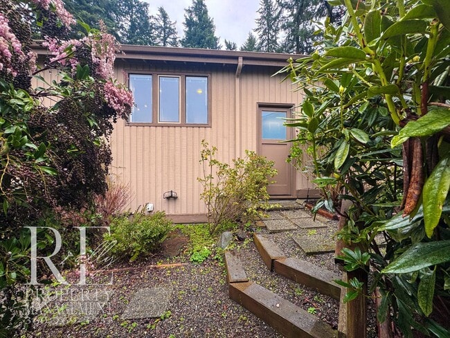 Building Photo - Vaulted 2-Bed Home with Scenic Views, Gas Fireplace & Oversized Deck