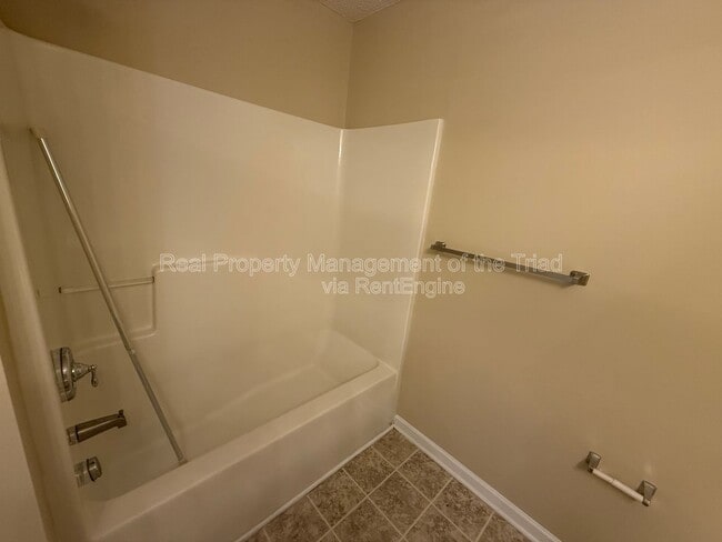 Building Photo - 1124 Highstone Dr