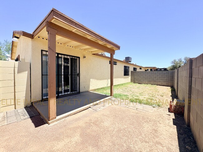 Building Photo - 3422 N Fontana Ave