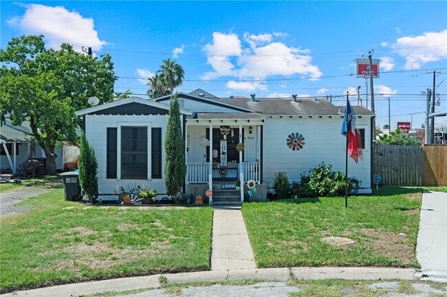 Primary Photo - 4047 W Vanderbilt Dr