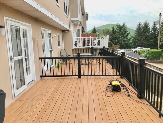 Building Photo - RARELY OFFERED IN PACKER PARK 3BR/2.5BA HOME w/Garage, Patio & Deck!