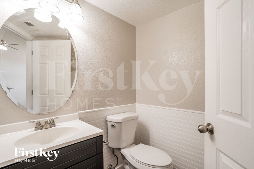 Building Photo - 6983 Sierra Meadows Dr