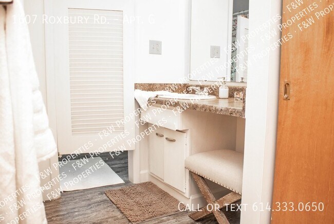 Building Photo - 1607 Roxbury Rd