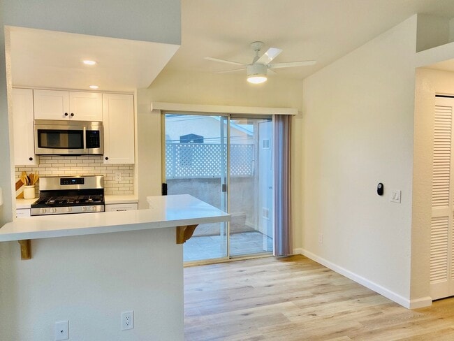 Building Photo - Renovated Two Bedroom Two Bathroom Condo North Park