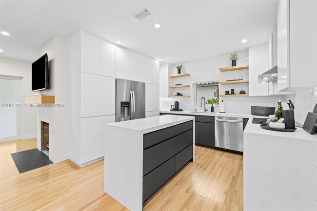 Building Photo - 829 Granada Groves Ct