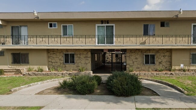 Primary Photo - 916 S Manhattan Pl