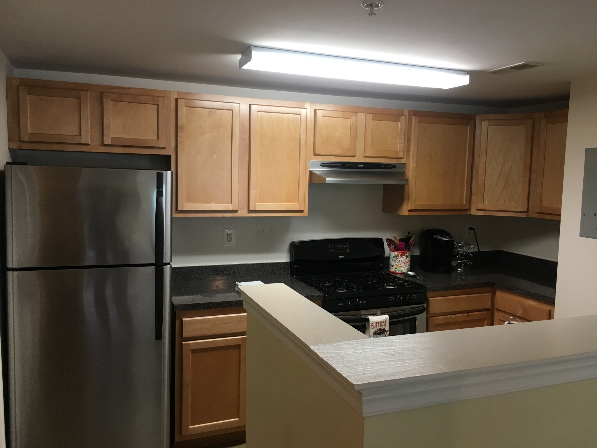 Building Photo - 1240 Holbrook Ter NE