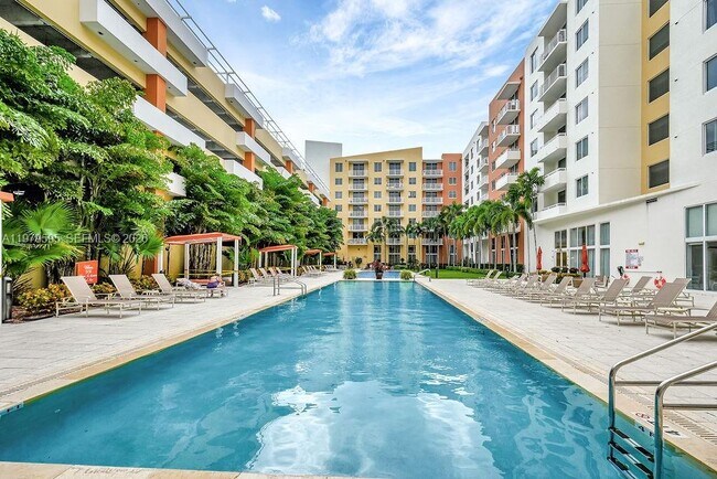 Building Photo - 2775 NE 187th St