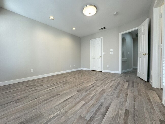 Building Photo - Newly Remolded Open Floor Plan One-Story 3 bedrooms & 2 Baths Home