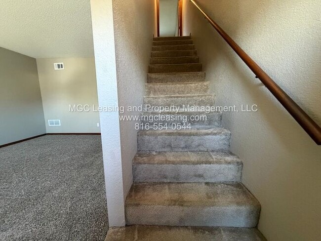 Building Photo - Millwood Townhomes Special - $1,000 Rent Credit - Limited Time Offer!