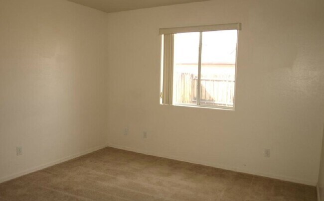 Building Photo - 8400 E Stevens Dr