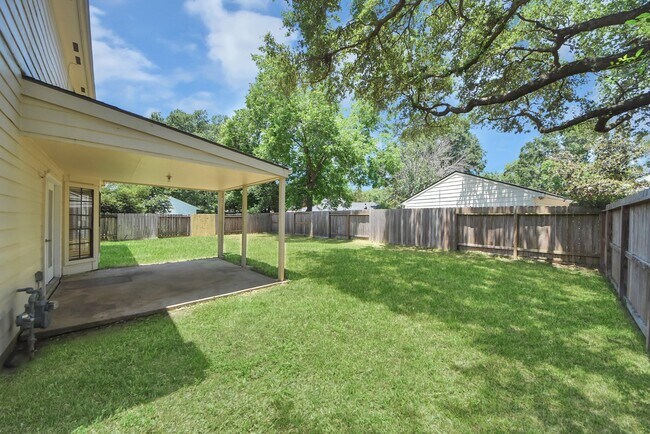Building Photo - 16006 Autumn Falls Ln
