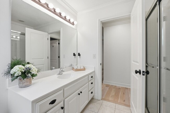 Building Photo - {10500} Luxury Living in Mills Crossing Estates +  Spacious Floorplan with Designer Finishes