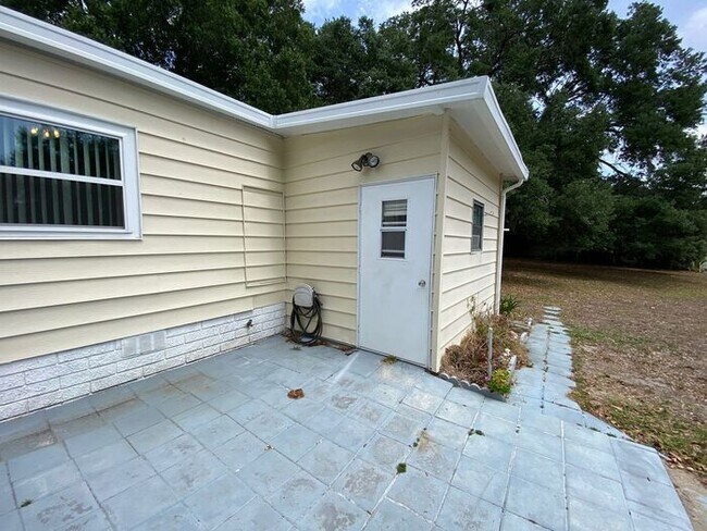 Building Photo - 2/2 Lady Lake Home