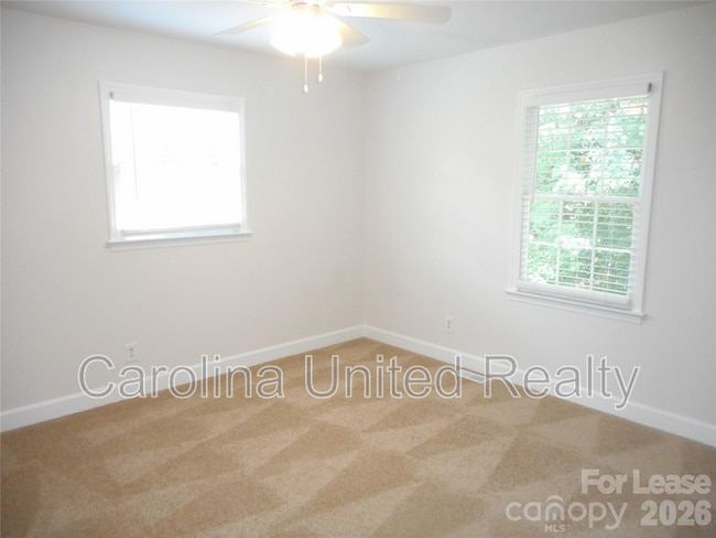 Building Photo - 7556 Thorncliff Dr