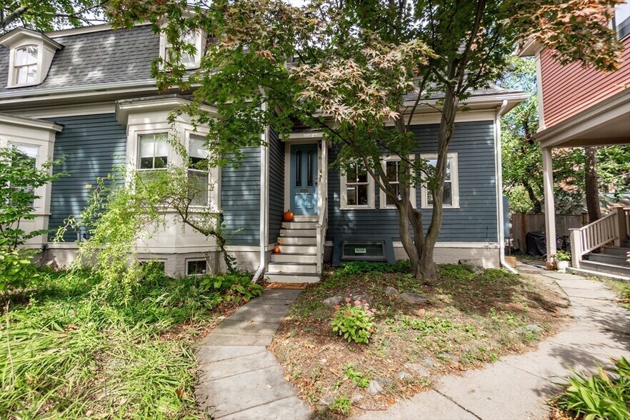 Building Photo - 69 Walker St