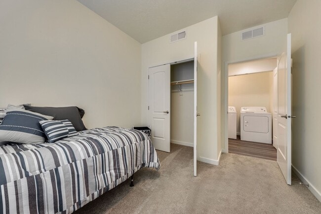 Building Photo - 1017 S Elder St